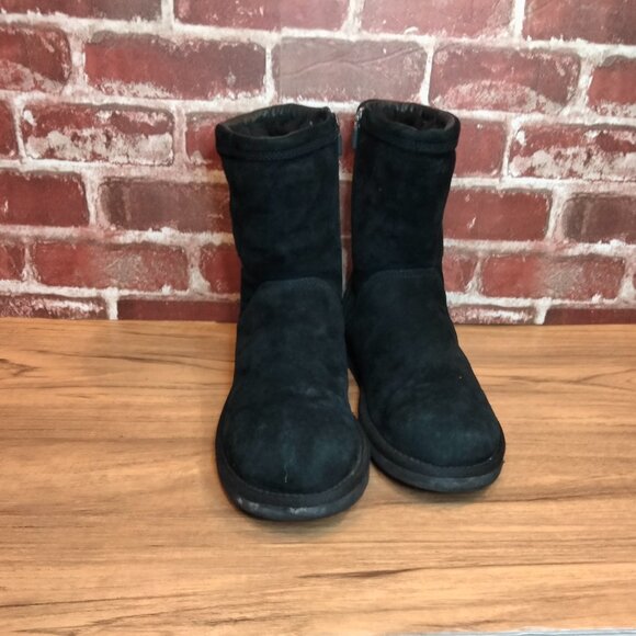 UGG Boots Womens Size 7 Classic Zip Short Boot Black - Picture 2 of 6